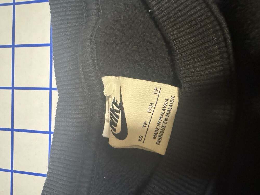 Nike Script Logo Black Crewneck Sweatshirt Size XS - Picture 4 of 9